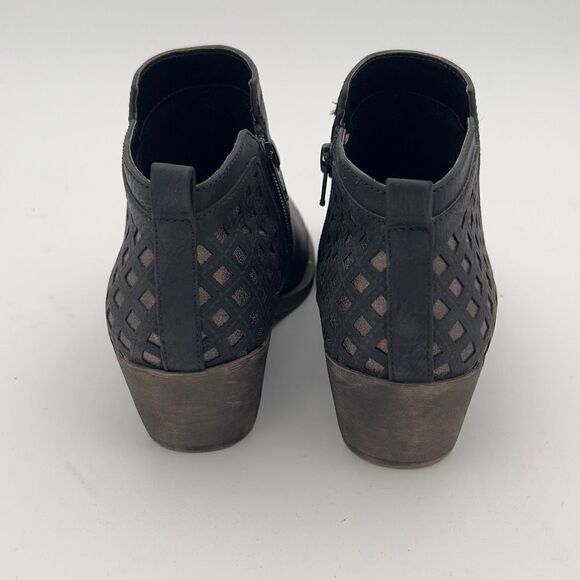 Maurices Rosalie Matte black with rose gold heel ankle boot Women’s size 6.5 - Picture 3 of 6